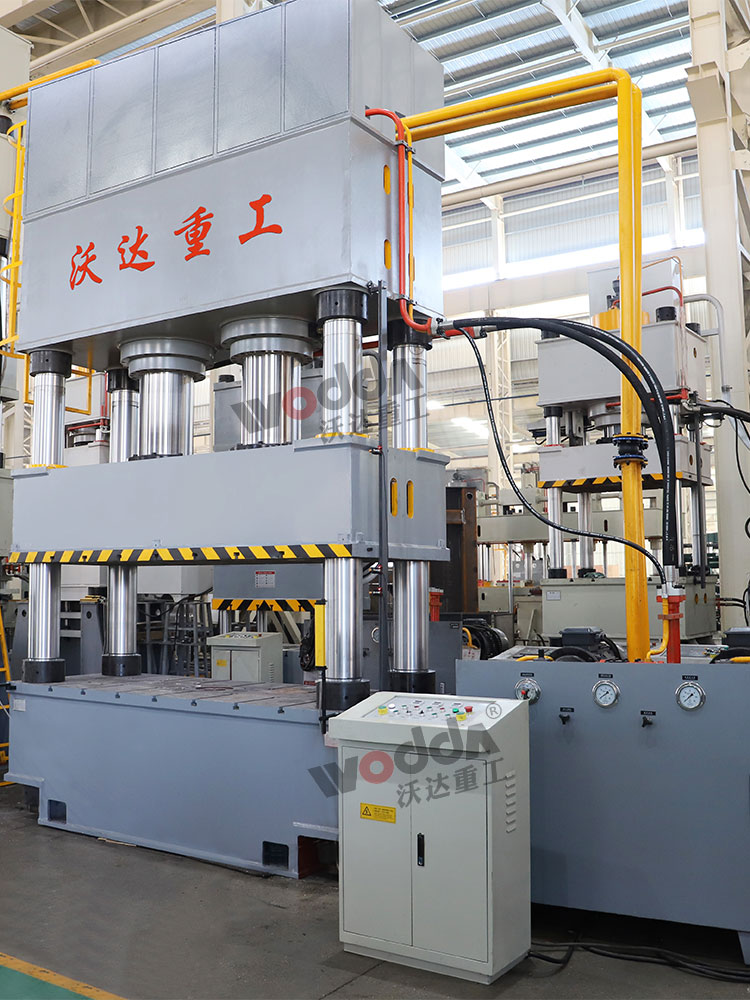 800噸四(si)柱液壓機(ji)YQ32-800T 800噸四柱液(ye)壓機YQ32-800T