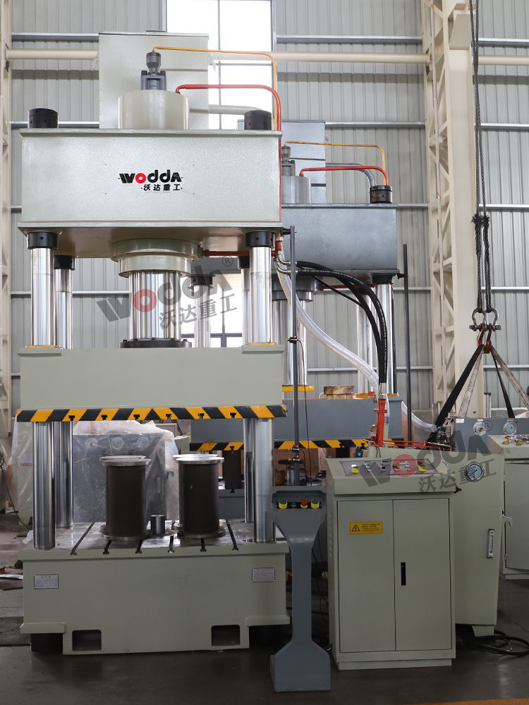 國标315噸(dūn)液壓機(焊(hàn)接件) 國标(biao)315噸液壓機(ji)(焊接件)