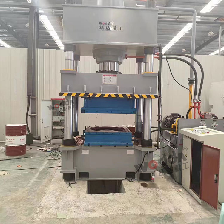 400噸不鏽鋼水(shuǐ)箱闆拉伸液(yè)壓機 400噸不鏽(xiù)鋼水箱闆拉(la)伸液壓機