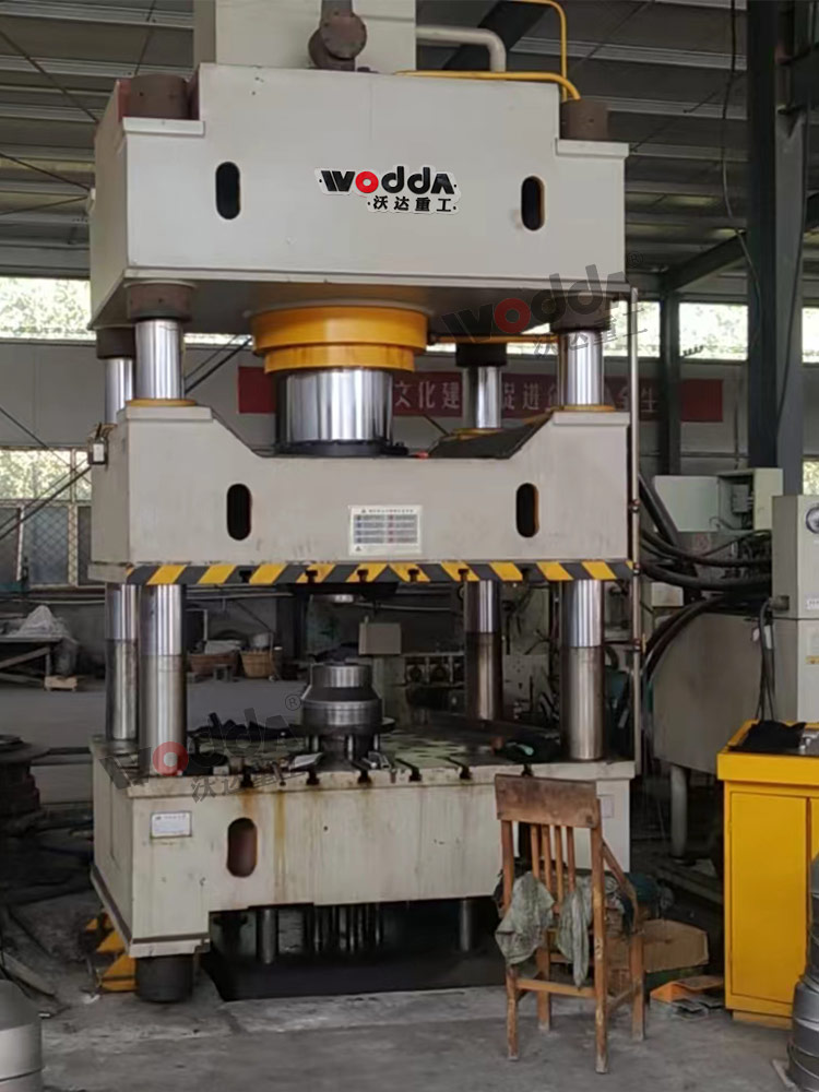 四柱(zhù)液壓拉伸機（不鏽(xiù)鋼白酒桶封頭）