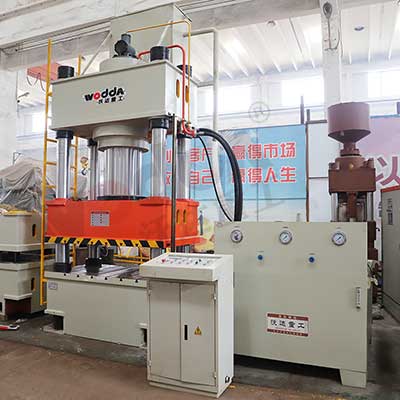 礦用錨杆托盤生(shēng)産設備_630噸錨杆托(tuo)盤成型液壓機