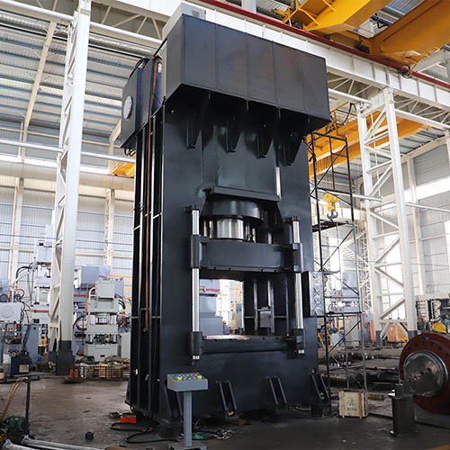 1800噸龍門框(kuang)架式液壓機(ji)-木屑托盤壓(yā)制設備