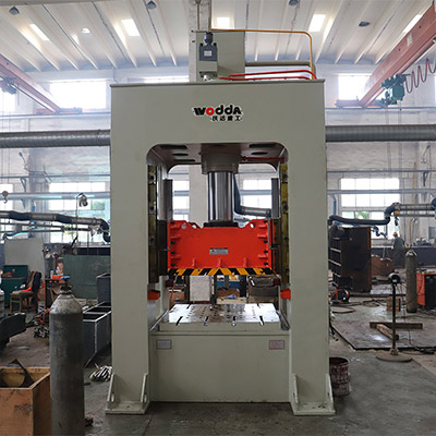 200噸框(kuàng)架式薄闆拉(la)伸液壓機