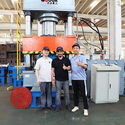 玻璃(li)鋼複合樹脂井蓋(gài)熱壓成型液壓機(ji)