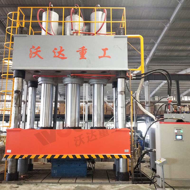 2000噸四(sì)柱油壓機 2000噸(dun)四柱油壓機(jī)