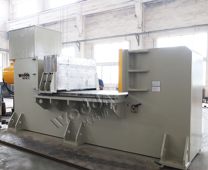 卧式單臂液壓機(jī) 卧式單臂液壓機(jī)