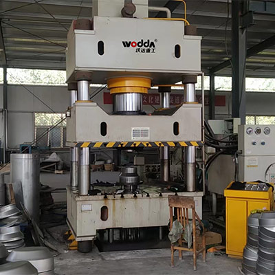 500噸(dun)不鏽鋼(gāng)封頭拉(lā)伸液壓(ya)機