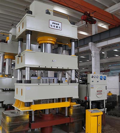 630噸不鏽鋼(gāng)水槽拉伸成(cheng)型液壓機_液(yè)壓機價格